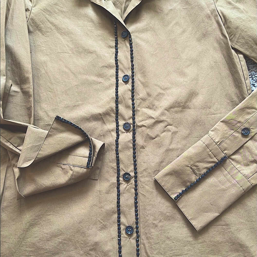 Button down - Picture 2 of 6